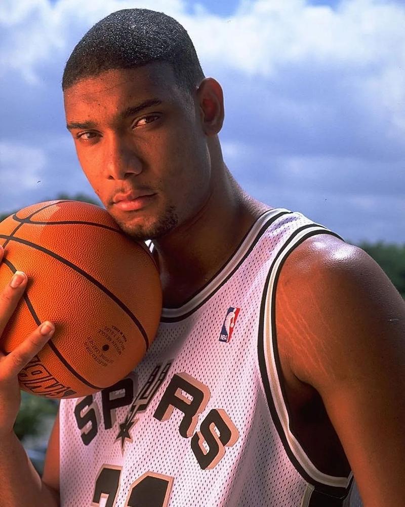 参观诺坎普，梅西：我回到了我怀念的地方，希望有一天能回来（梅西探访诺坎普：回到牵挂之地，盼有朝一日再归）