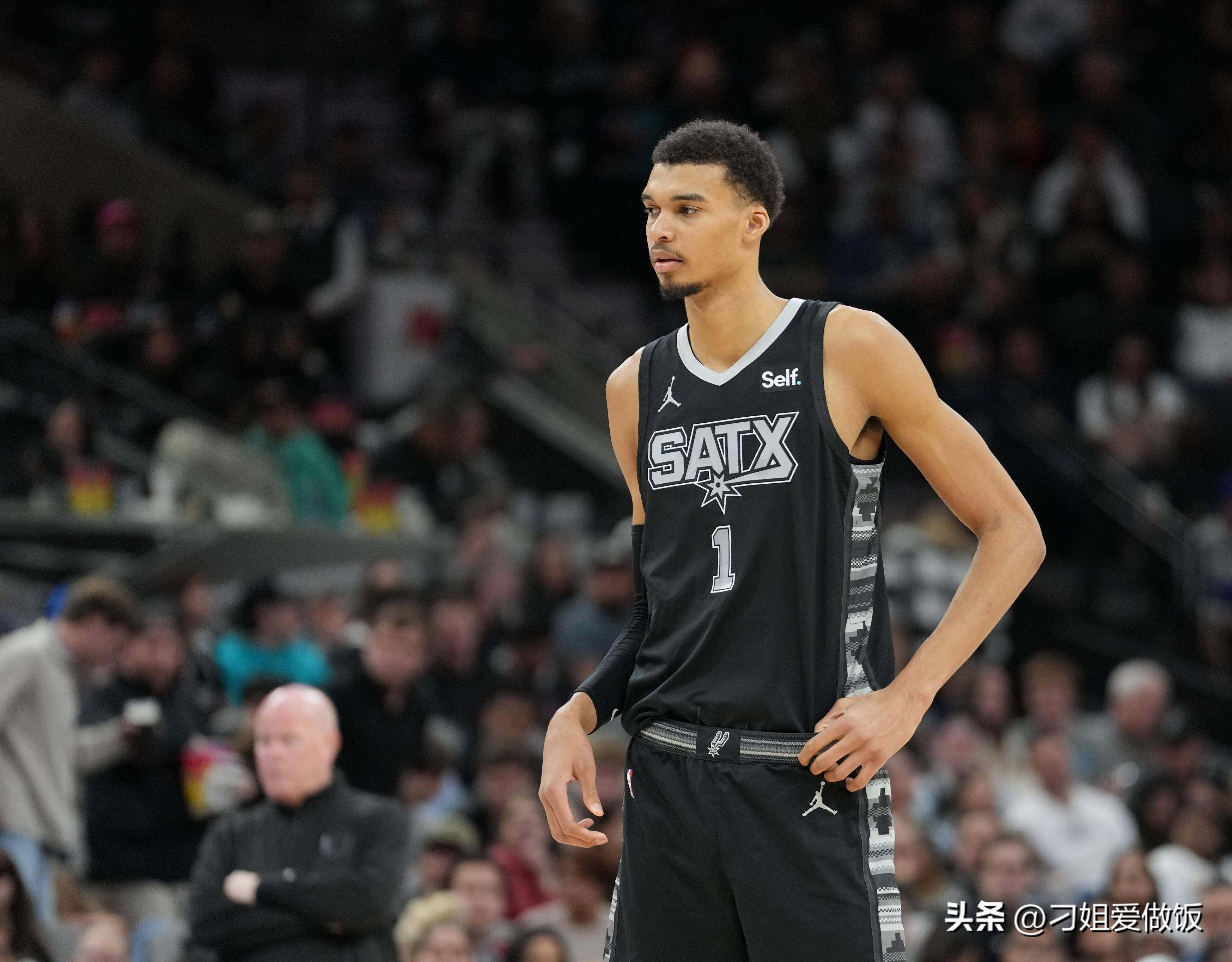 意媒：米兰有意乔纳森-戴维，但尤文不愿意在冬窗出售（意媒称：米兰相中乔纳森-戴维，尤文冬窗无意出售）