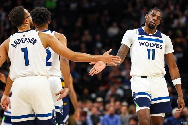 如何提升篮球专项体能？（篮球专项体能提升指南）