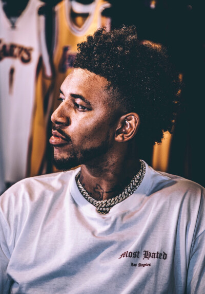 梅西：斯卡洛尼能将心比心！他激活了很多阿根廷新秀！（梅西赞斯卡洛尼：以心换心，激活阿根廷多位新星）