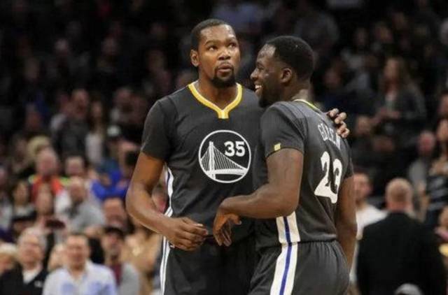 官方：26年1月起，德甲、德乙球场内将显示实际补时时长（德甲、德乙将于2026年1月起在场内公布实际补时时长）