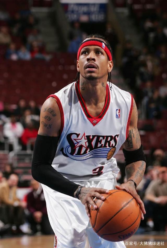 卢克·肖对曼联为其办300场仪式感到尴尬，不确定是否必要（卢克·肖称对曼联为其举行300场里程碑仪式略觉尴尬，质疑是否有必要）