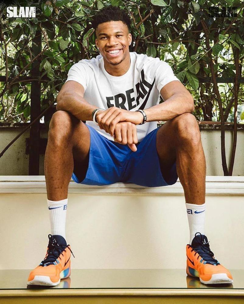 本菲卡2-0那不勒斯，里奥斯传射，巴雷罗破门（本菲卡2-0力克那不勒斯，里奥斯传射立功，巴雷罗建功）